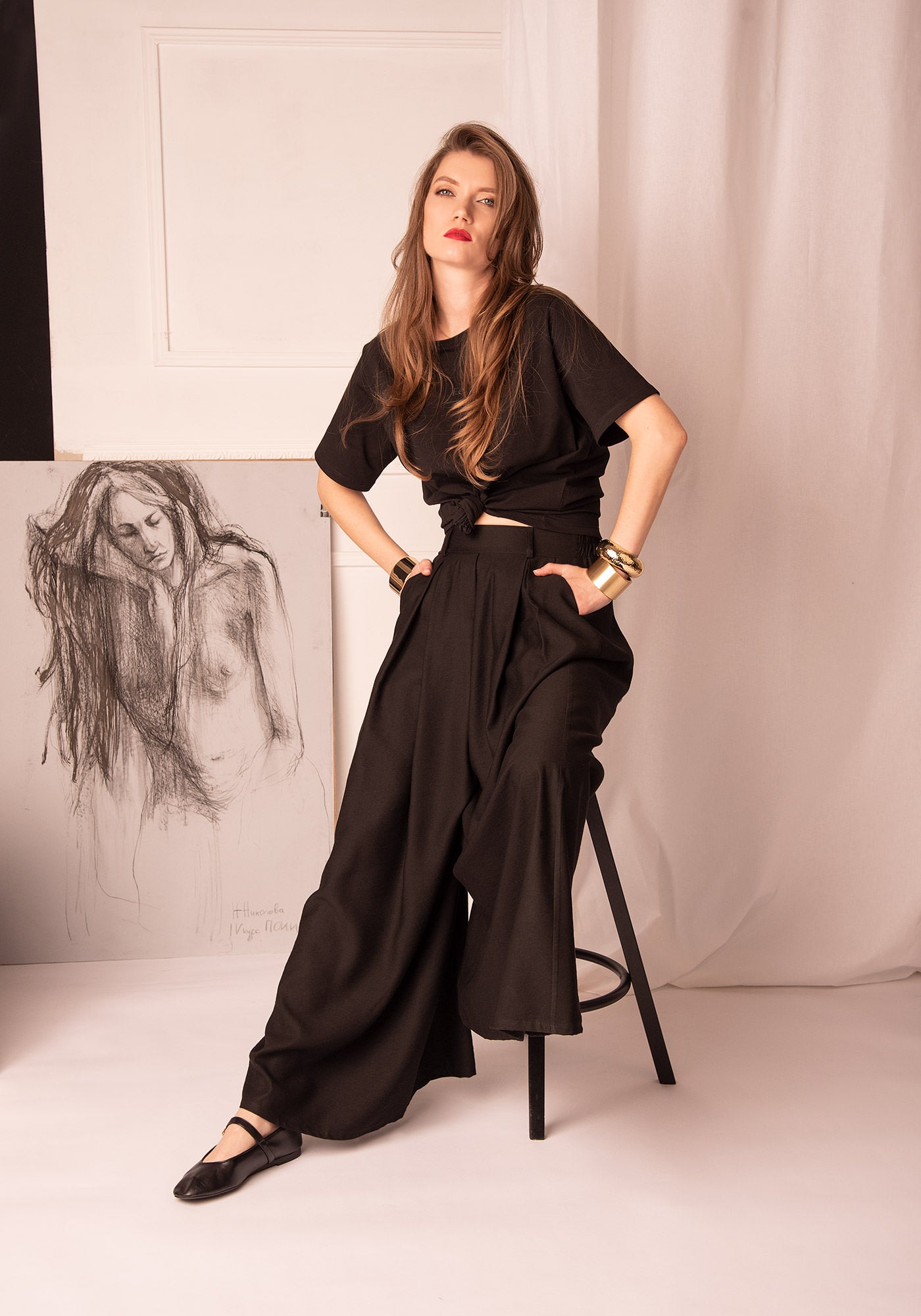 Fé Embroidered Boyfriend T-shirt in Black