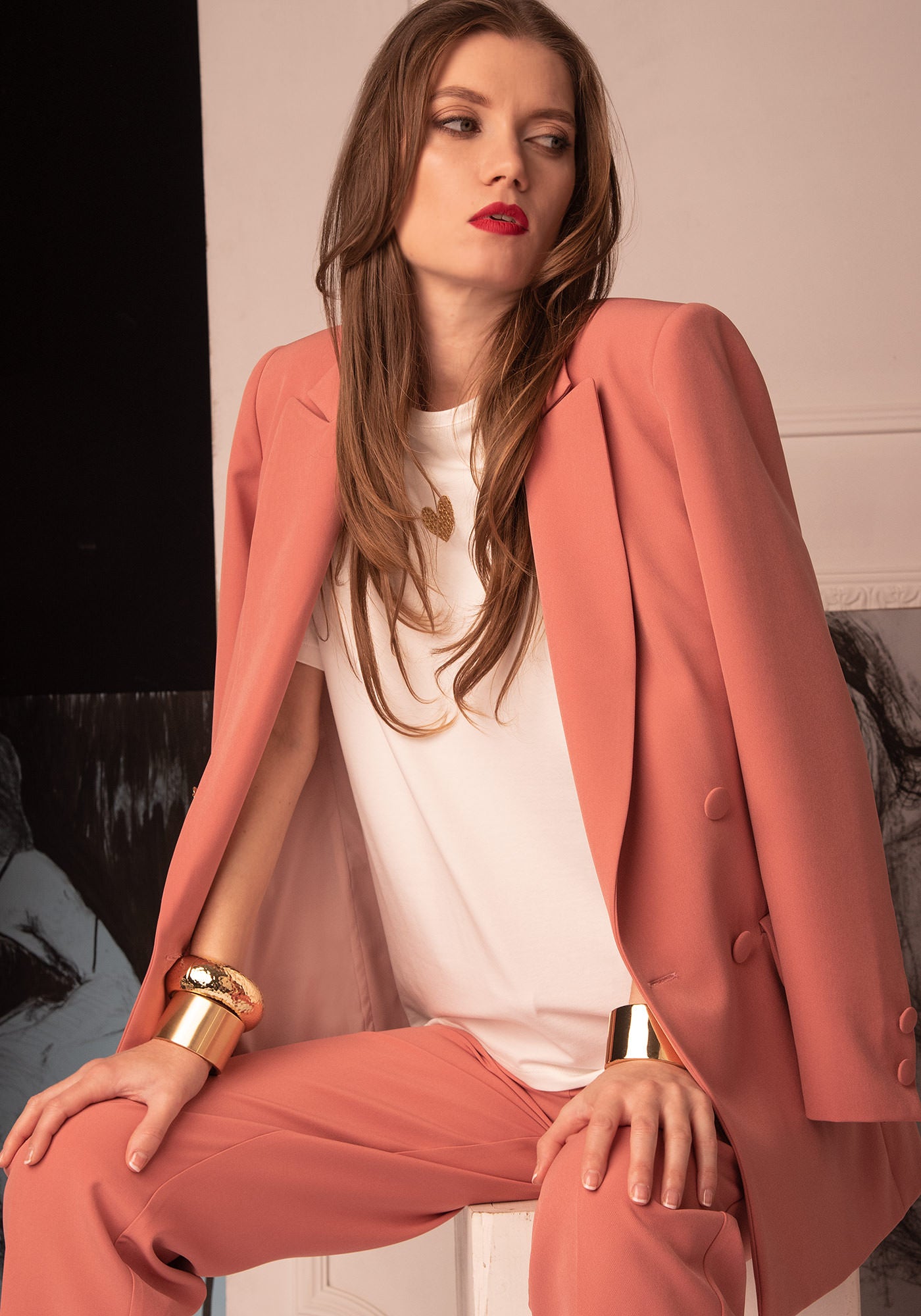 Fé Embroidered Heart Boyfriend T-shirt in Ecru + Gold