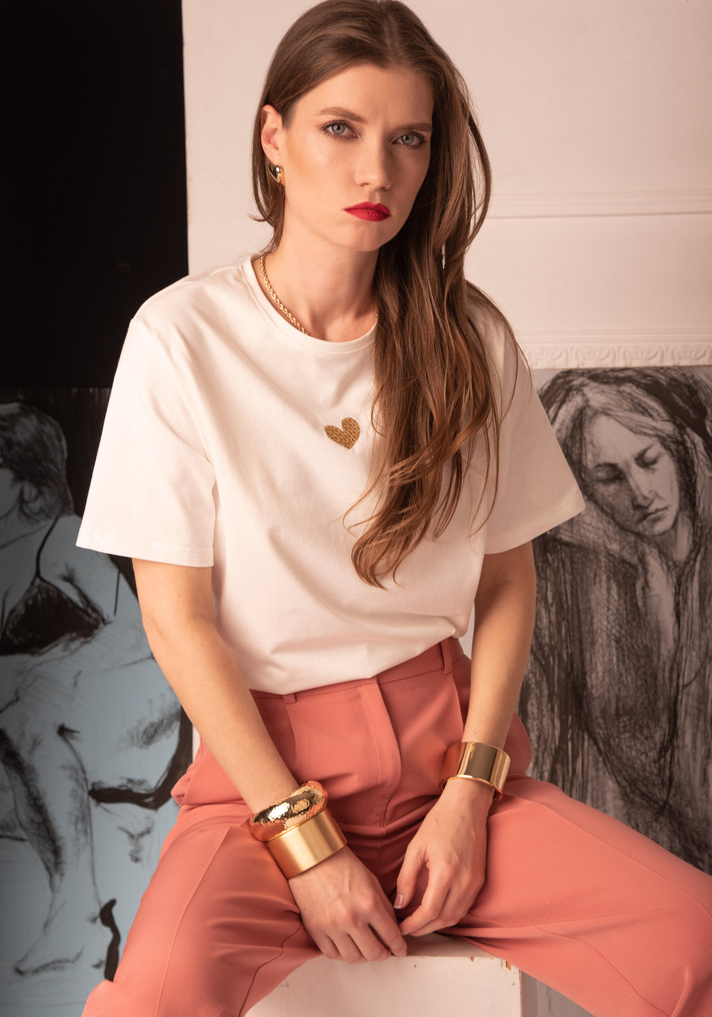 Fé Embroidered Heart Boyfriend T-shirt in Ecru + Gold