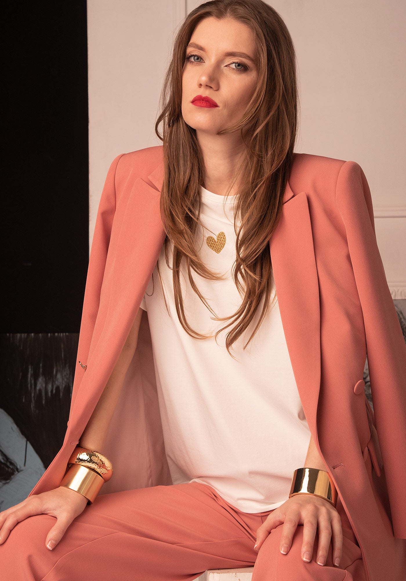 Fé Embroidered Heart Boyfriend T-shirt in Ecru + Gold