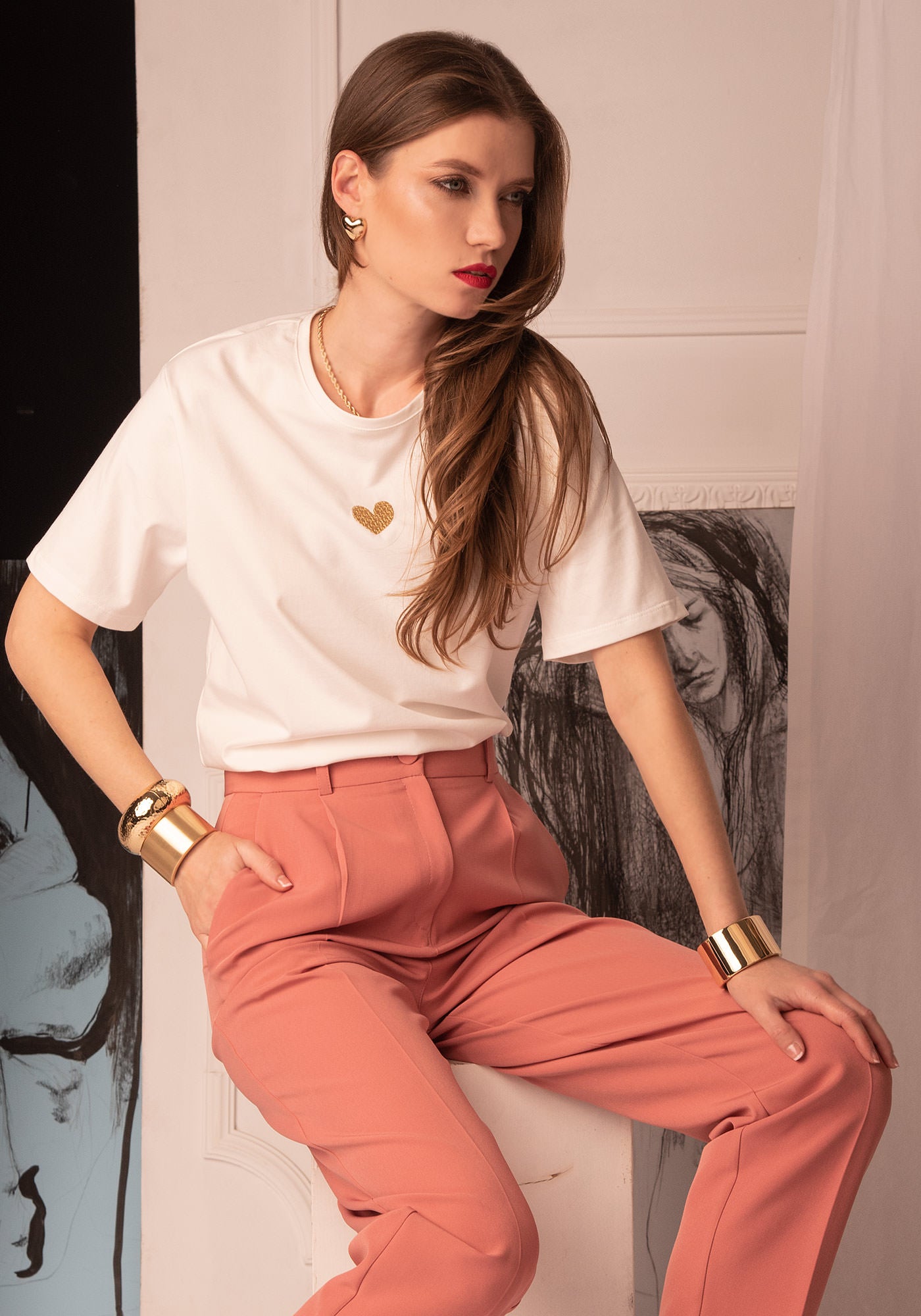 Fé Embroidered Heart Boyfriend T-shirt in Ecru + Gold