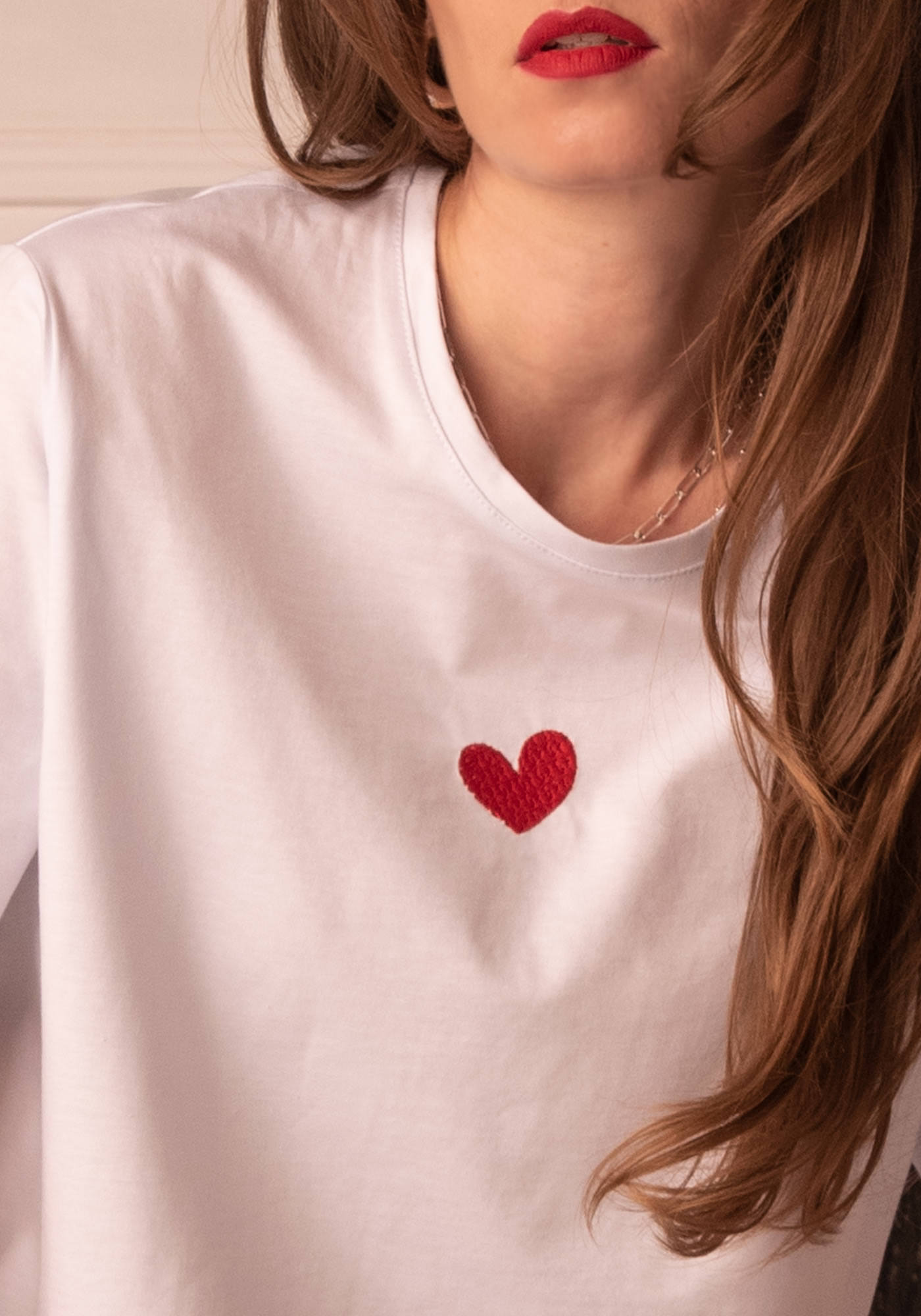 Fé Embroidered Heart Boyfriend T-shirt in White + Red