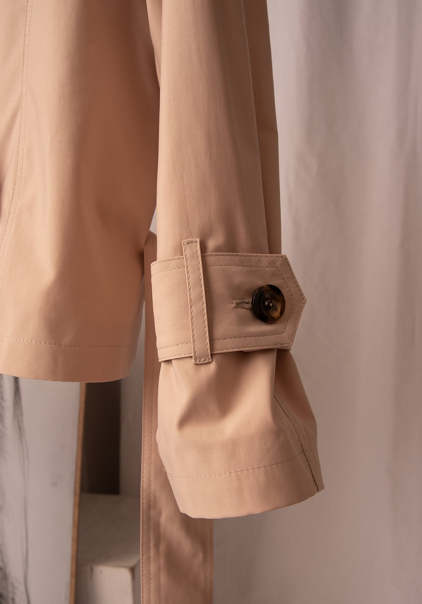 Women's Cropped Trench Coat in Beige