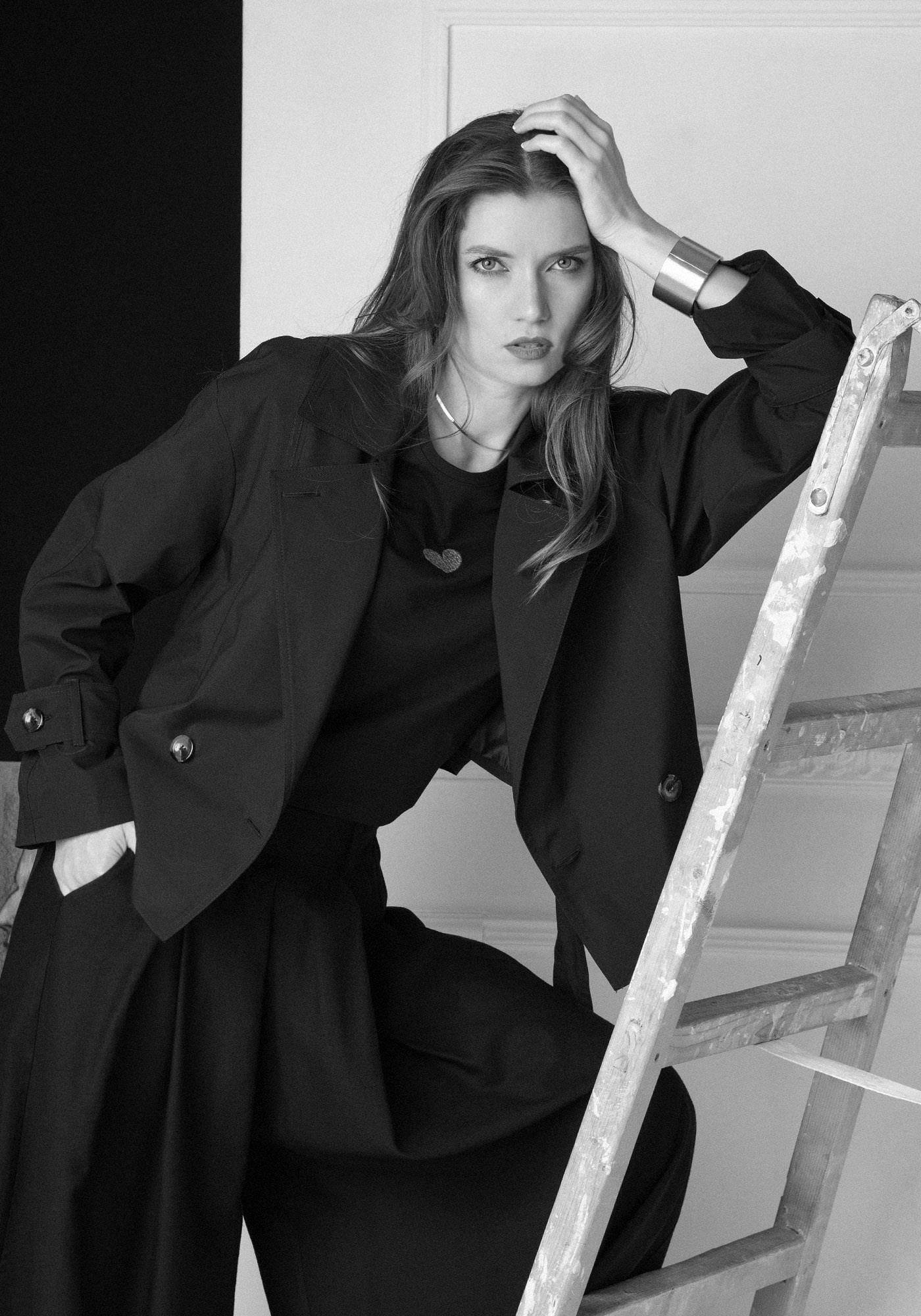 Women's Cropped Trench Coat in Black