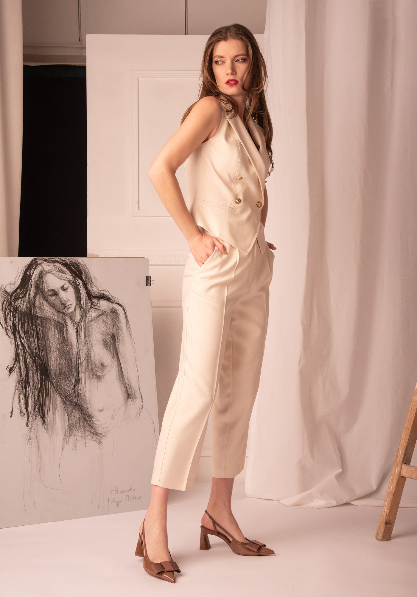 Women's Cropped Trousers in Champagne