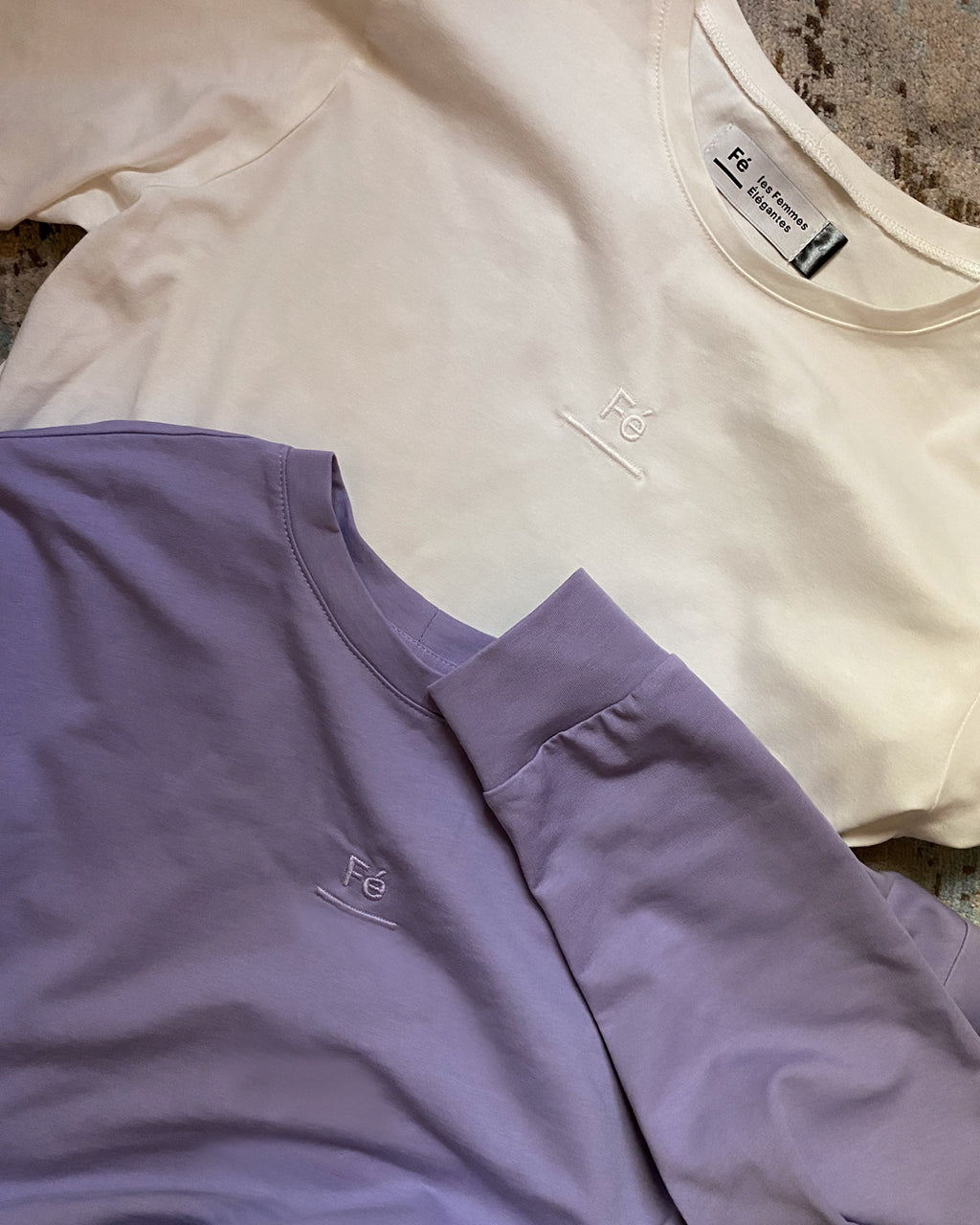 Fé Embroidered Logo Sweatshirt in Purple