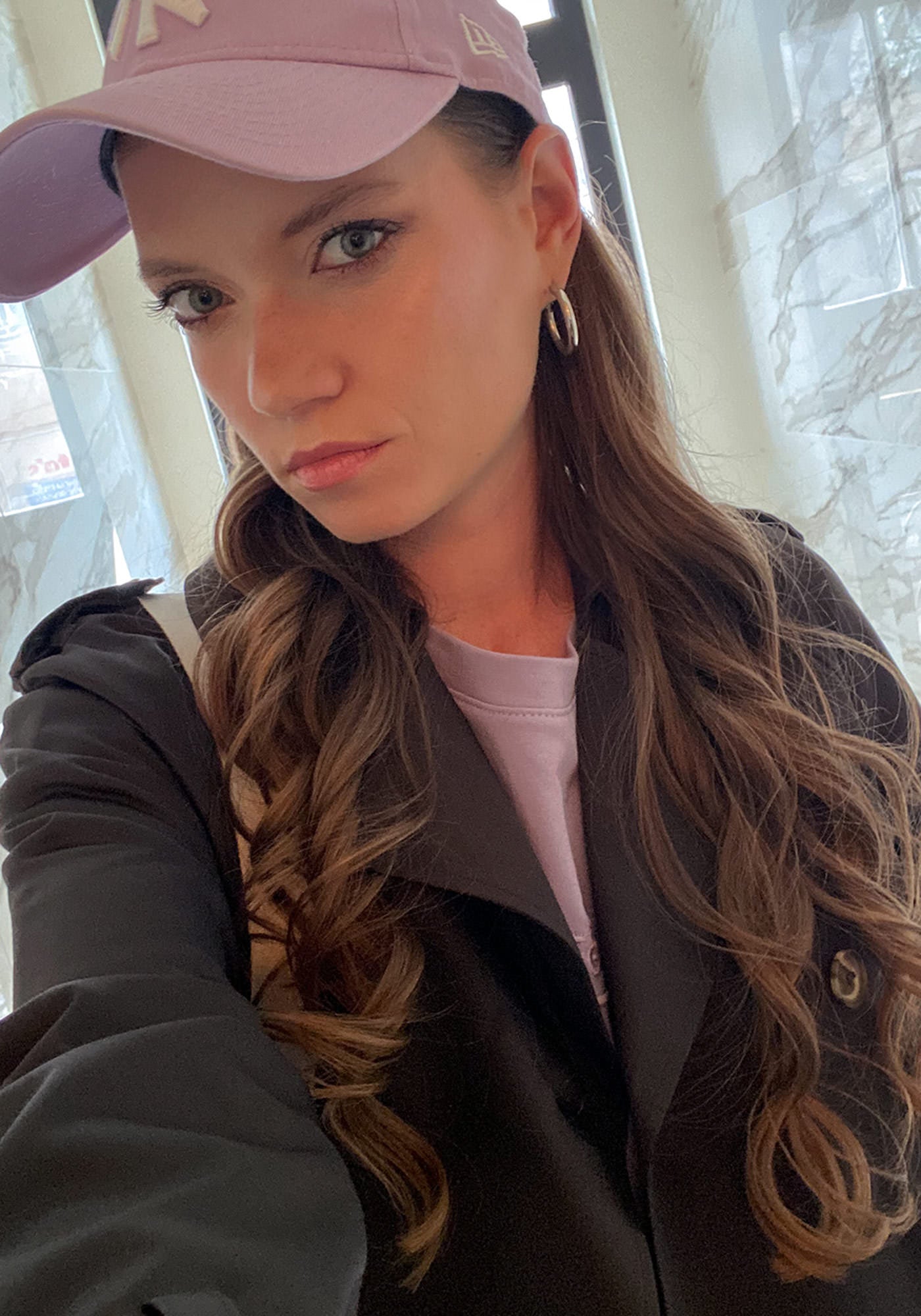 Fé Embroidered Logo Sweatshirt in Purple